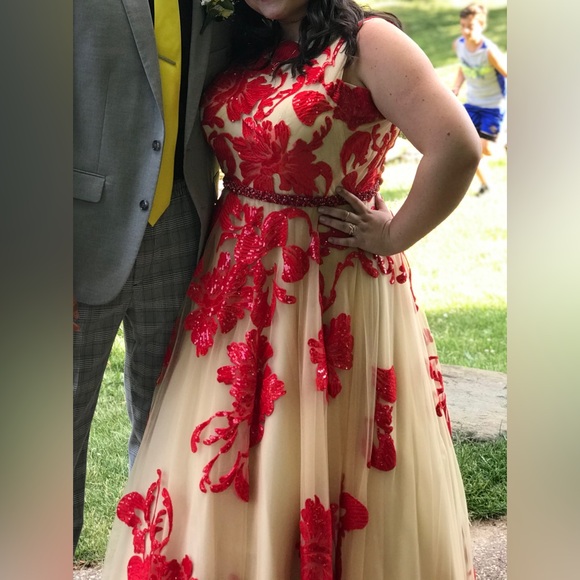 Jovani Gown - Prom or Homecoming, beautiful nude & red - Picture 4 of 13